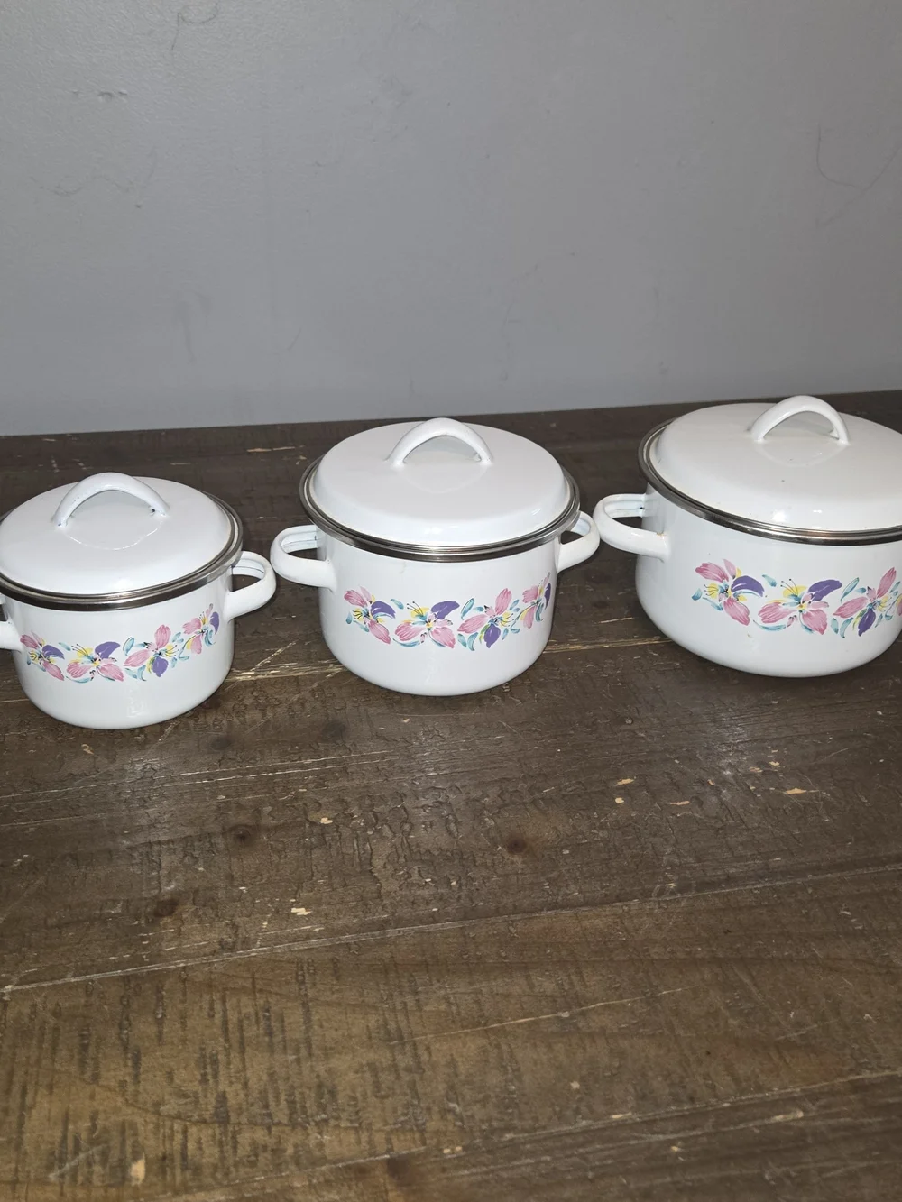 Vintage Floral Enamelware Pot Set of 3 w/ Lids Made in Indonesia Retro Cookware